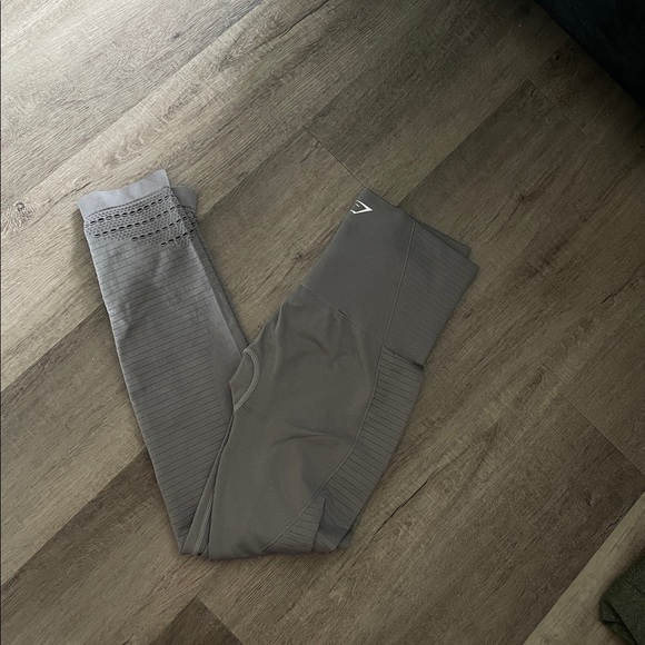7 Pairs of Gymshark Leggings - Picture 5 of 7